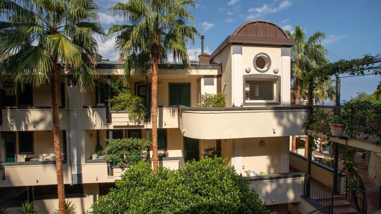 Beautiful Apartment In The Centre Of Таормина Екстериор снимка
